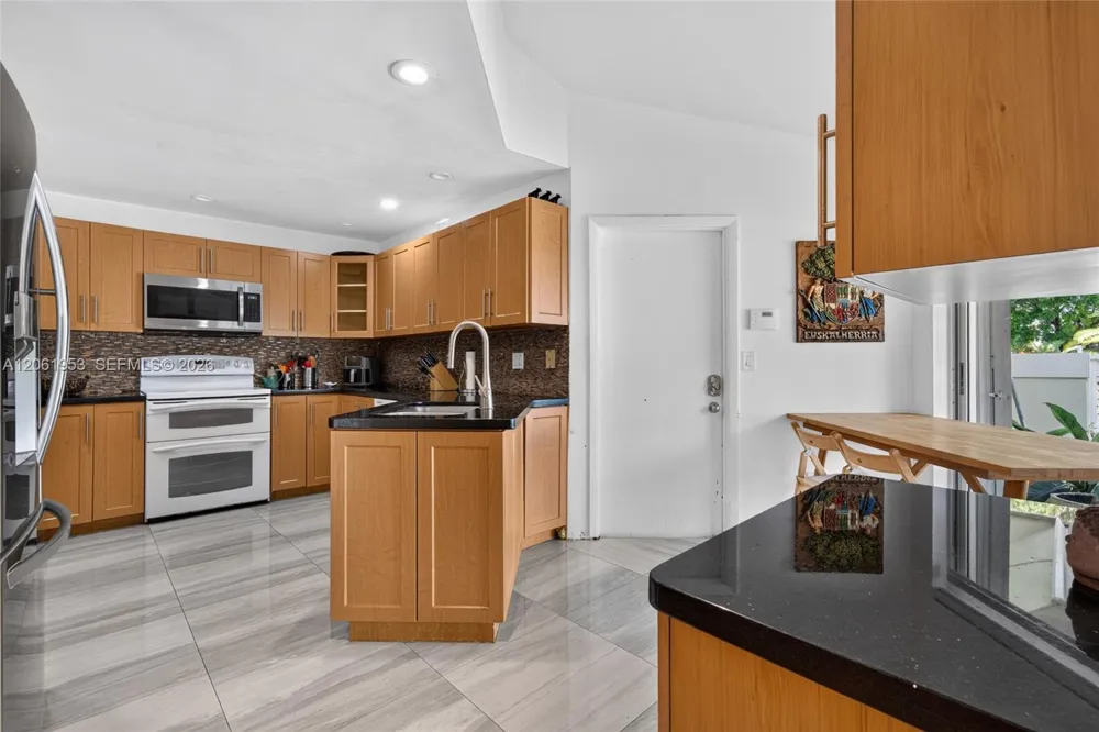 4749 NW 98th Pl Doral, FL 33178