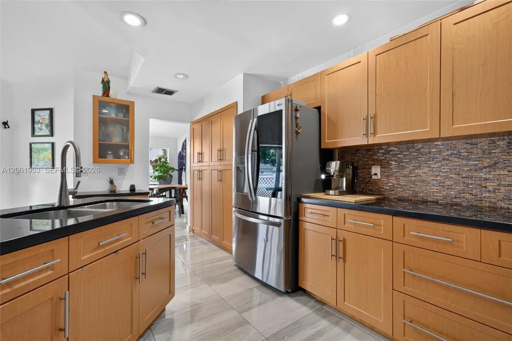 4749 NW 98th Pl Doral, FL 33178