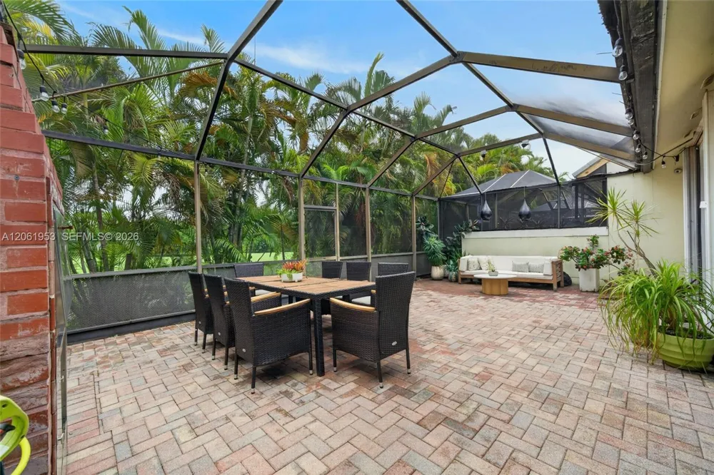 4749 NW 98th Pl Doral, FL 33178