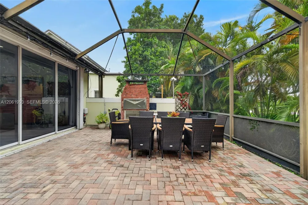 4749 NW 98th Pl Doral, FL 33178