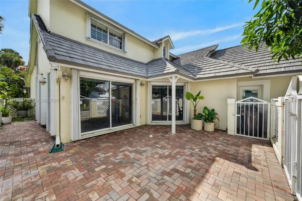 4749 NW 98th Pl Doral, FL 33178