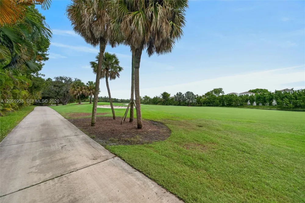 4749 NW 98th Pl Doral, FL 33178