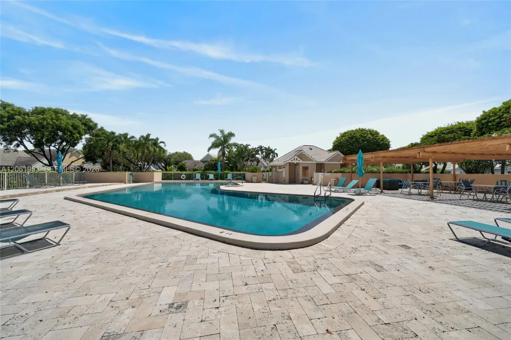 4749 NW 98th Pl Doral, FL 33178