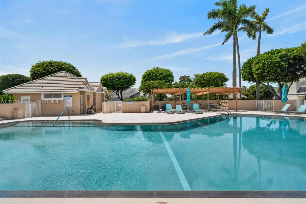 4749 NW 98th Pl Doral, FL 33178
