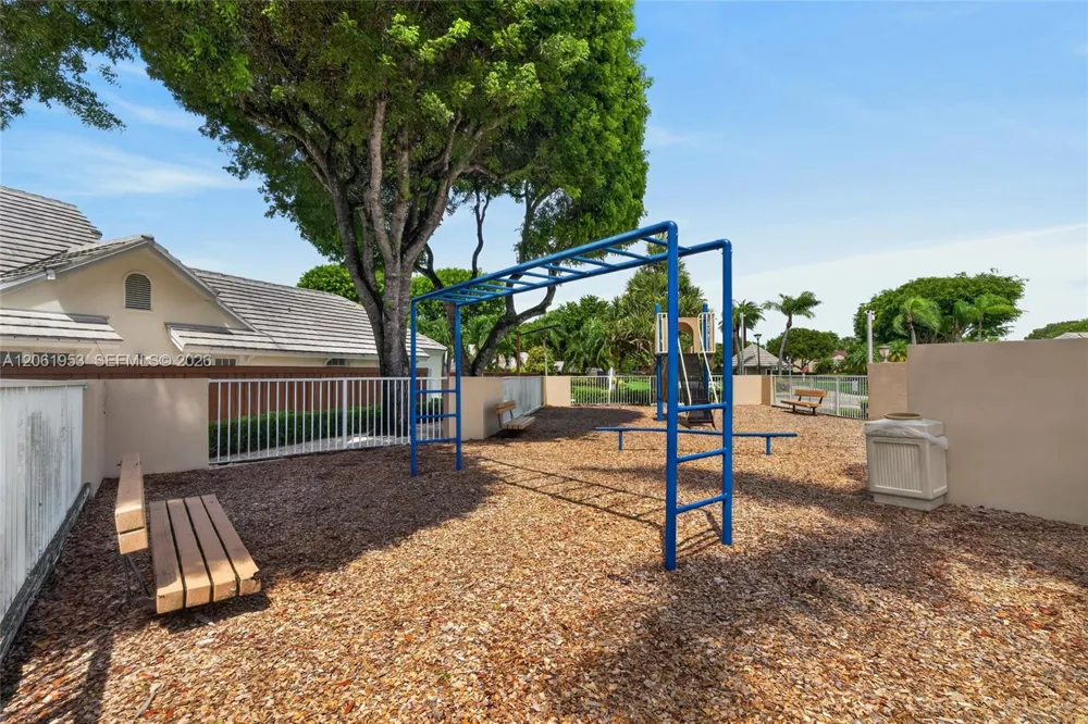 4749 NW 98th Pl Doral, FL 33178