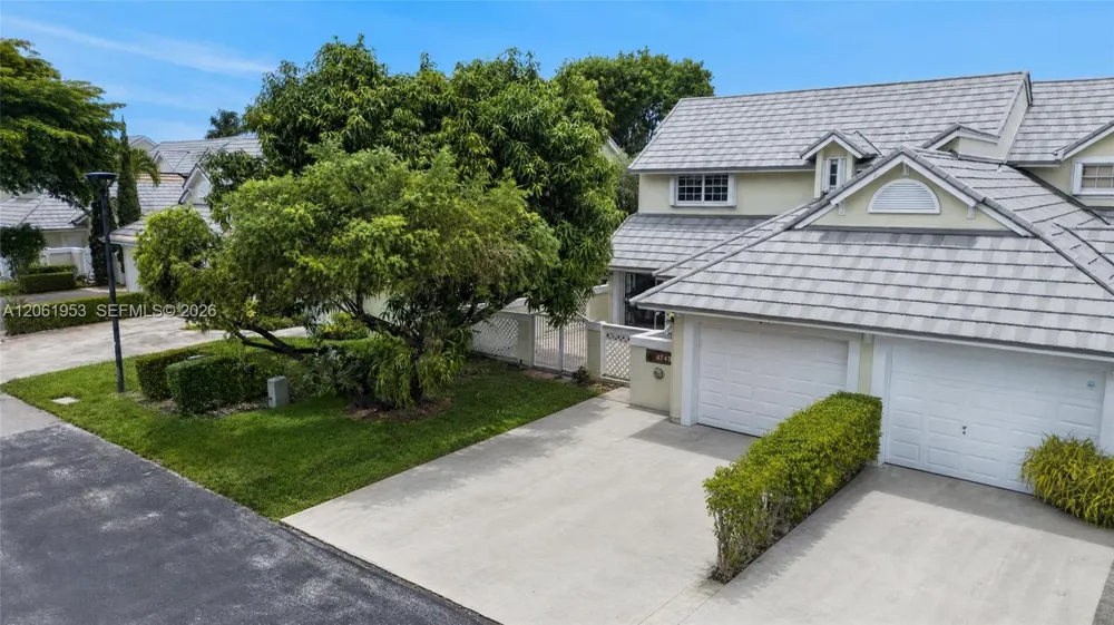 4749 NW 98th Pl Doral, FL 33178