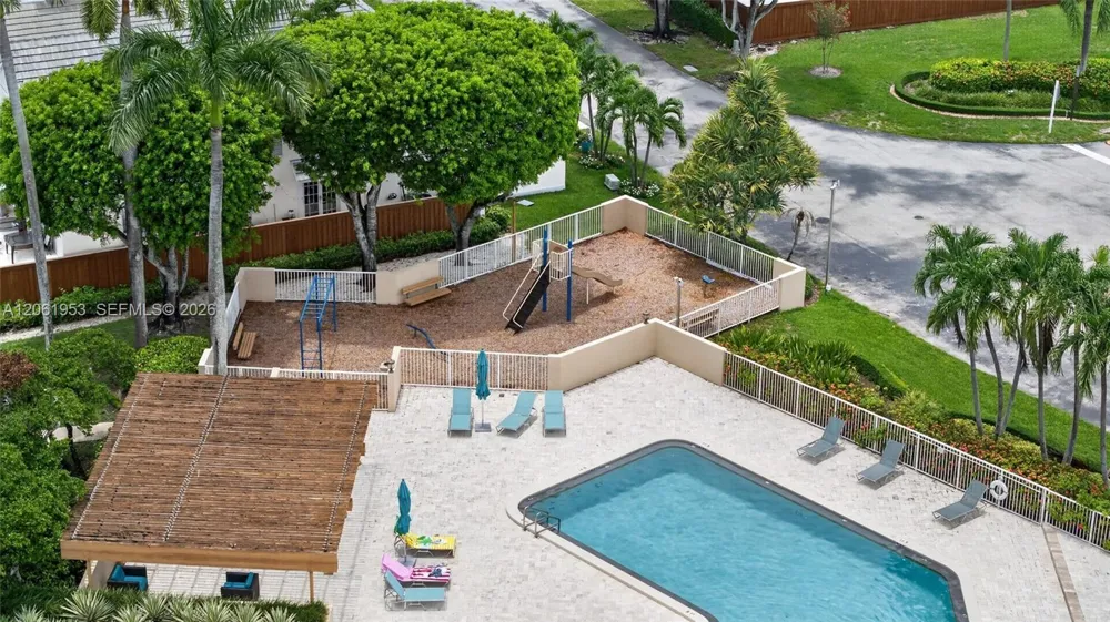 4749 NW 98th Pl Doral, FL 33178