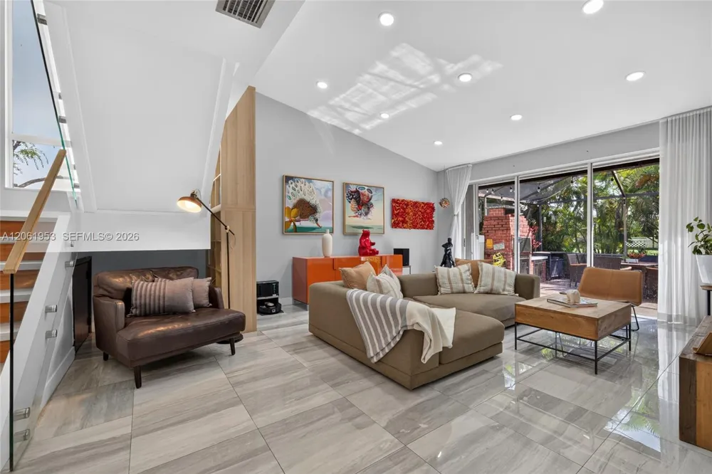 4749 NW 98th Pl Doral, FL 33178