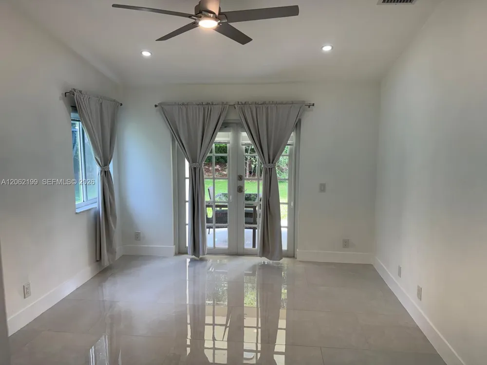 1133 Alexander Bnd Weston, FL 33327