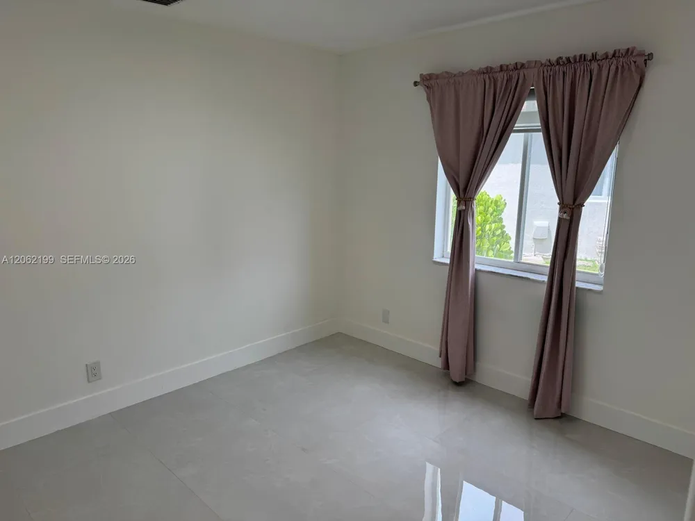 1133 Alexander Bnd Weston, FL 33327