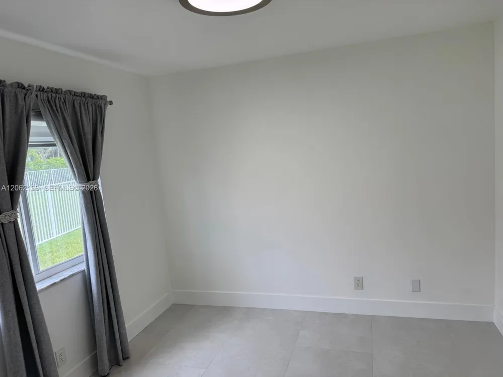 1133 Alexander Bnd Weston, FL 33327