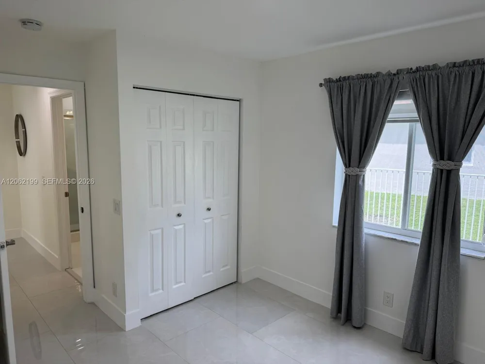 1133 Alexander Bnd Weston, FL 33327