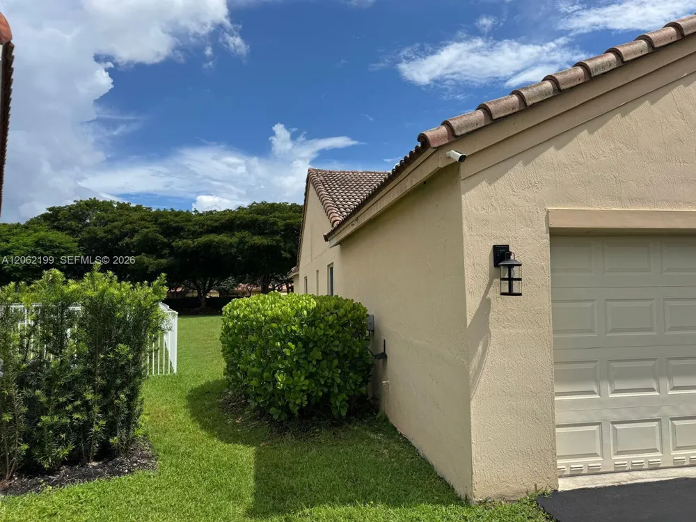 1133 Alexander Bnd Weston, FL 33327