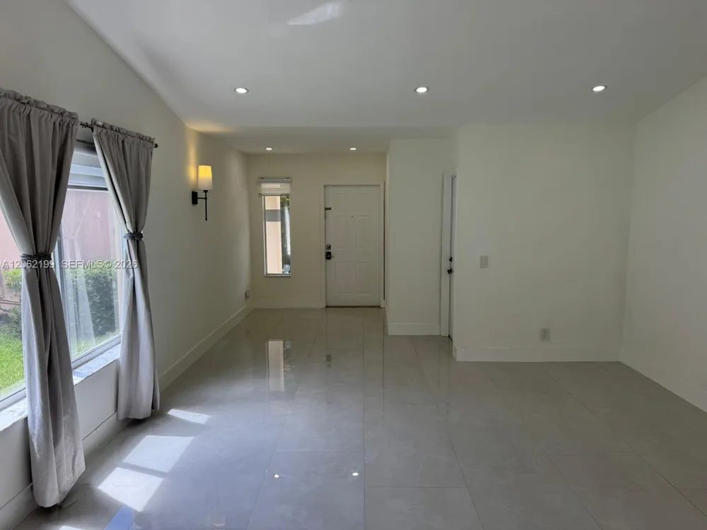 1133 Alexander Bnd Weston, FL 33327