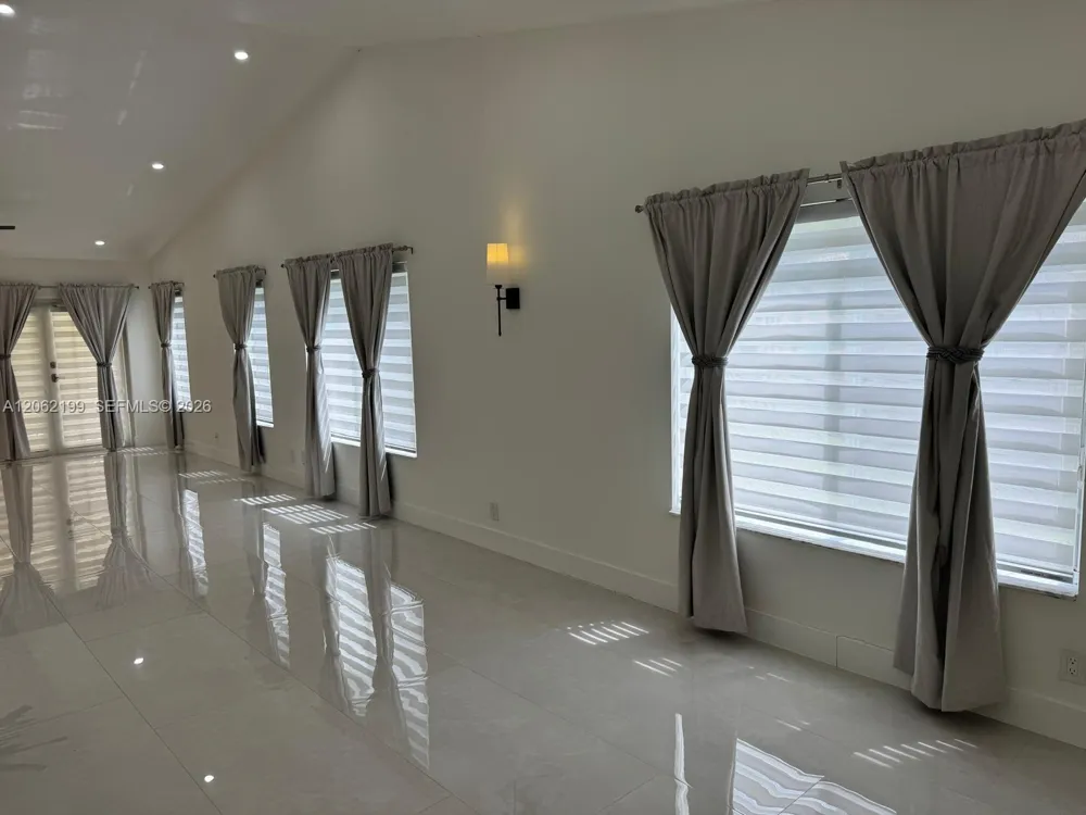 1133 Alexander Bnd Weston, FL 33327