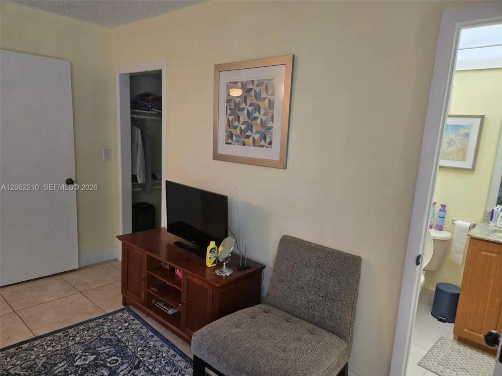 8065 SW 107th Ave #301 Miami, FL 33173