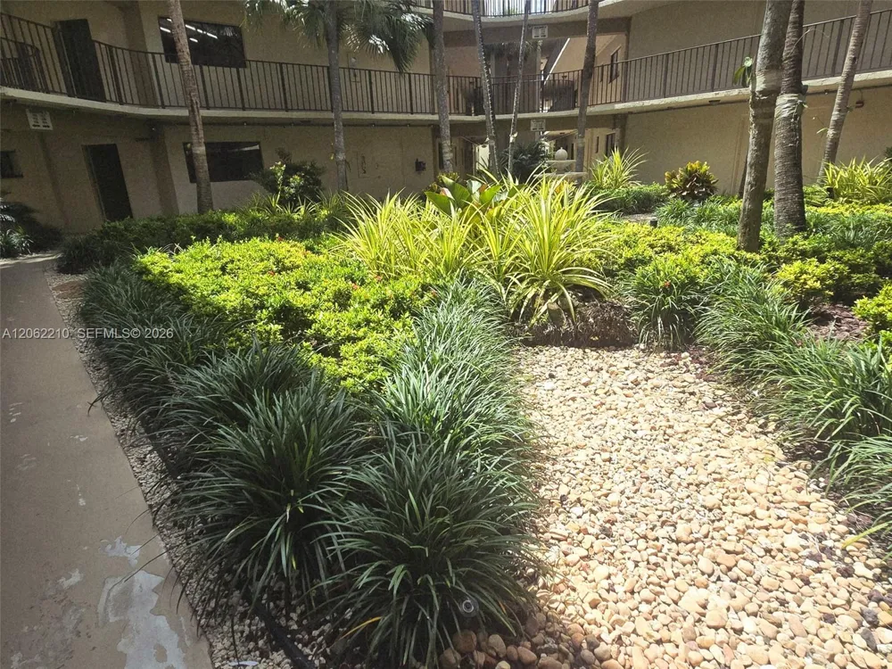 8065 SW 107th Ave #301 Miami, FL 33173