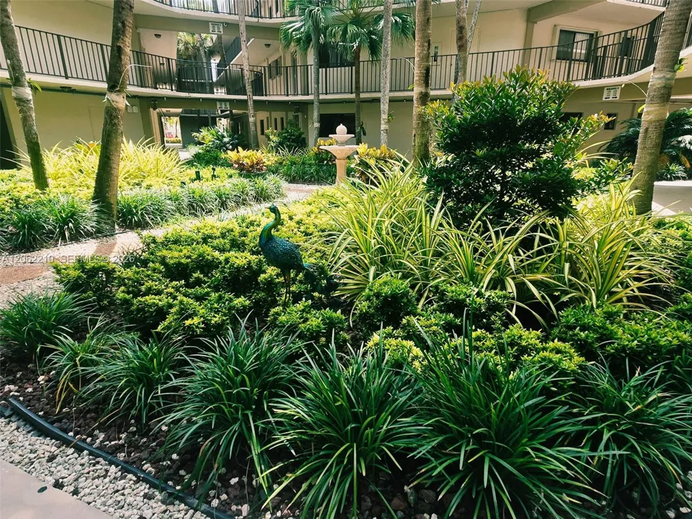 8065 SW 107th Ave #301 Miami, FL 33173