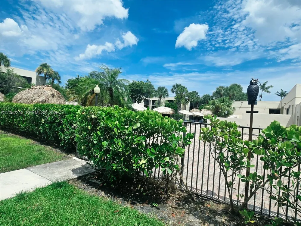 8065 SW 107th Ave #301 Miami, FL 33173