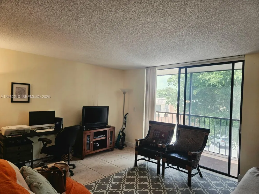 8065 SW 107th Ave #301 Miami, FL 33173