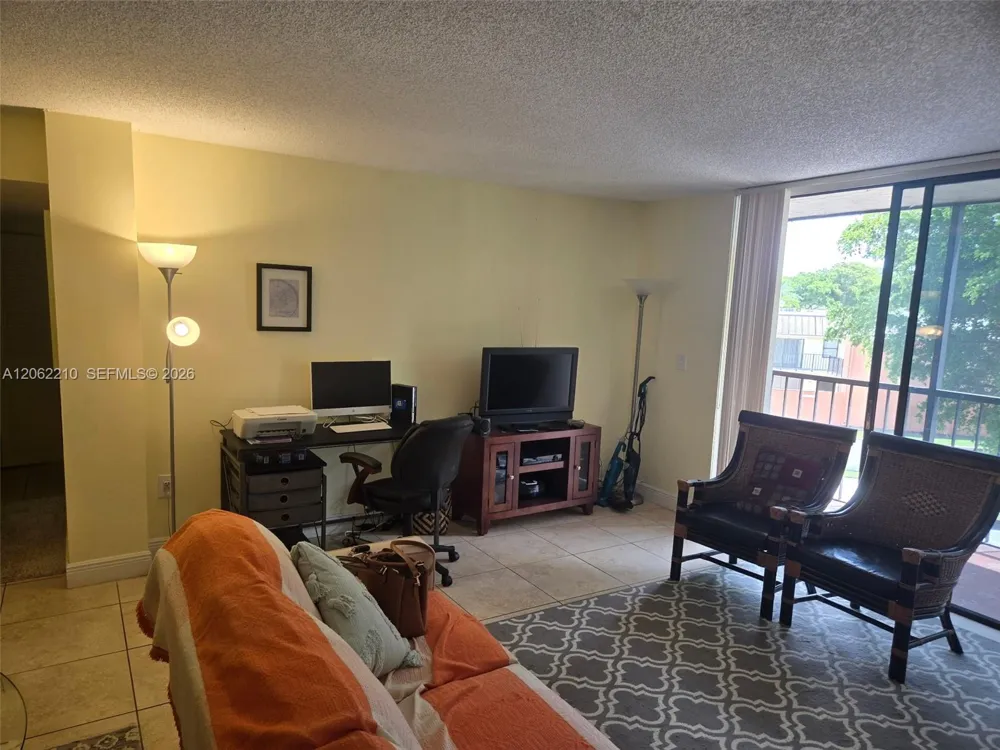 8065 SW 107th Ave #301 Miami, FL 33173
