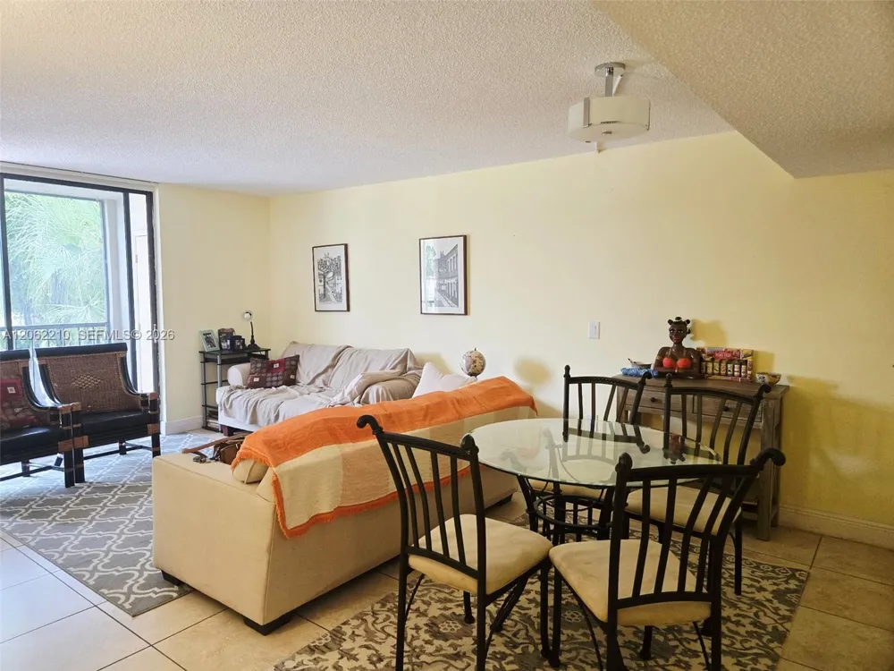 8065 SW 107th Ave #301 Miami, FL 33173