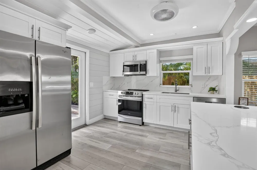 615 NE 13TH AVENUE Fort Lauderdale, FL 33304