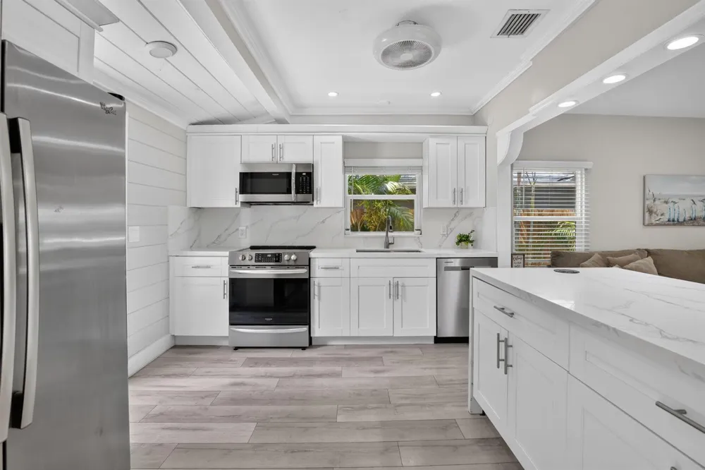 615 NE 13TH AVENUE Fort Lauderdale, FL 33304