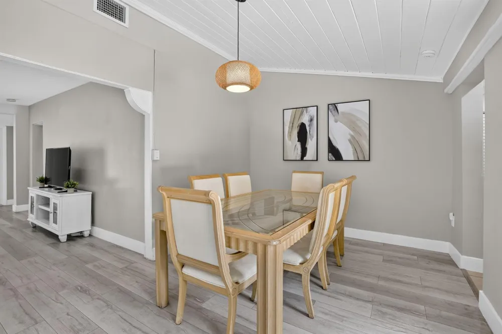 615 NE 13TH AVENUE Fort Lauderdale, FL 33304