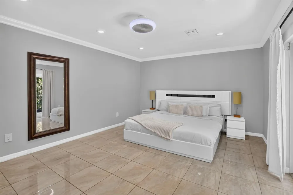 615 NE 13TH AVENUE Fort Lauderdale, FL 33304