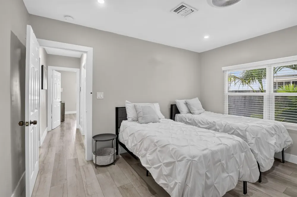 615 NE 13TH AVENUE Fort Lauderdale, FL 33304