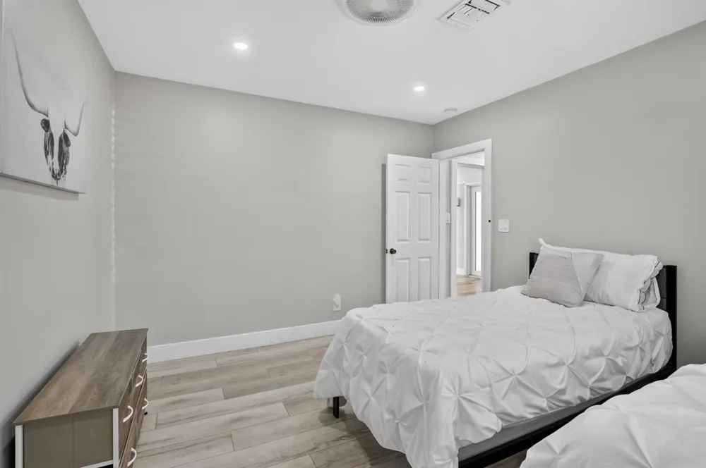 615 NE 13TH AVENUE Fort Lauderdale, FL 33304