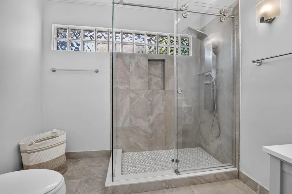 615 NE 13TH AVENUE Fort Lauderdale, FL 33304
