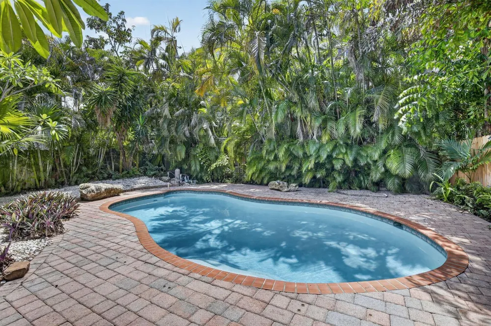 615 NE 13TH AVENUE Fort Lauderdale, FL 33304