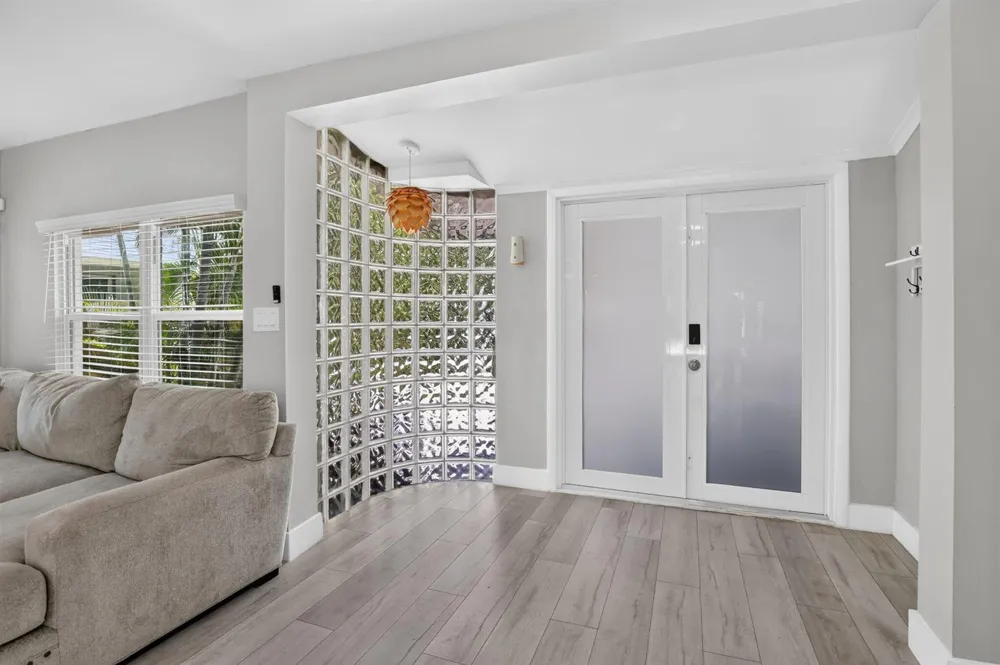 615 NE 13TH AVENUE Fort Lauderdale, FL 33304