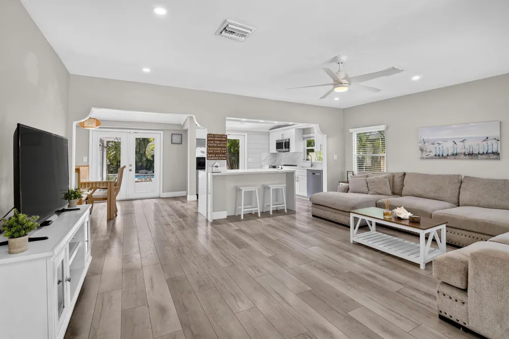 615 NE 13TH AVENUE Fort Lauderdale, FL 33304