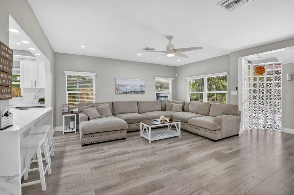 615 NE 13TH AVENUE Fort Lauderdale, FL 33304