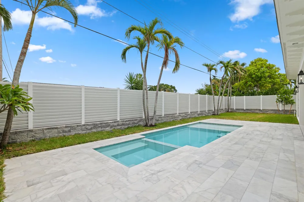 533 Driftwood Road North Palm Beach, FL 33408