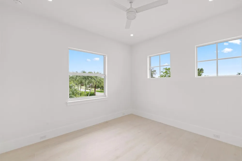 533 Driftwood Road North Palm Beach, FL 33408