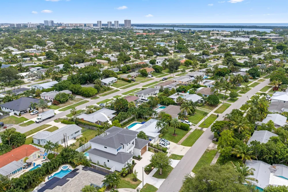 533 Driftwood Road North Palm Beach, FL 33408