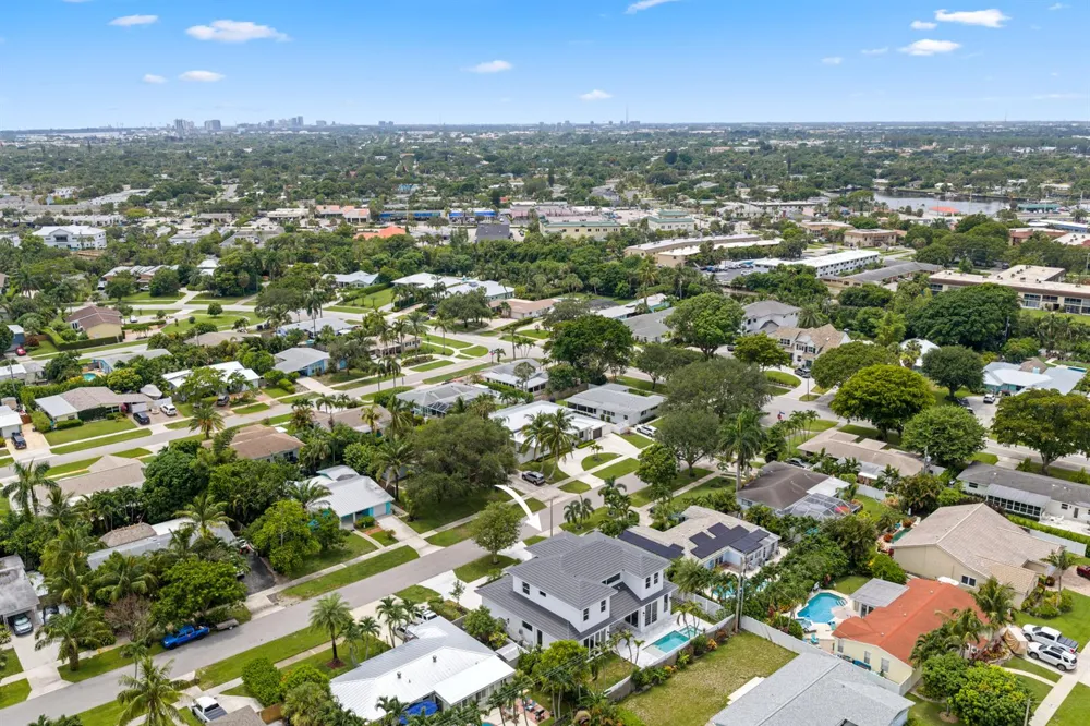 533 Driftwood Road North Palm Beach, FL 33408