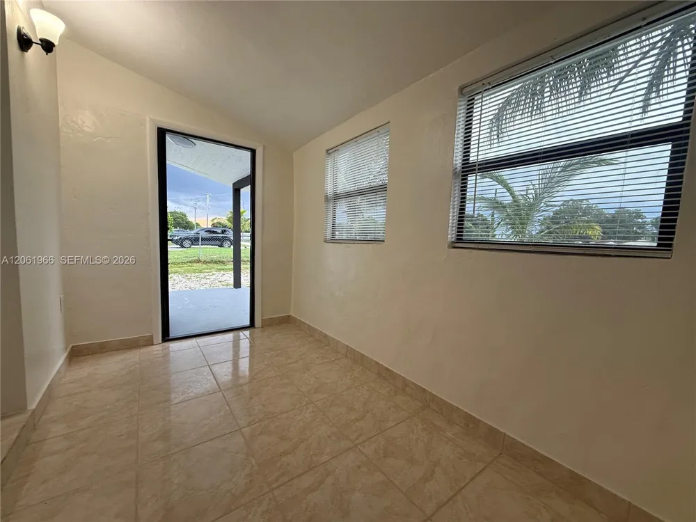 2520 NW 155th St Miami Gardens, FL 33054