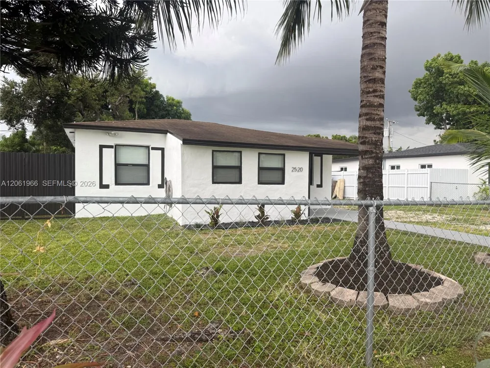 2520 NW 155th St Miami Gardens, FL 33054