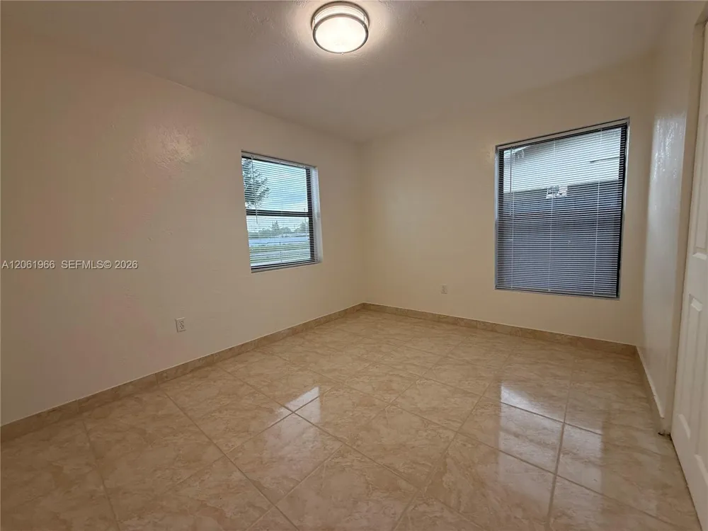 2520 NW 155th St Miami Gardens, FL 33054