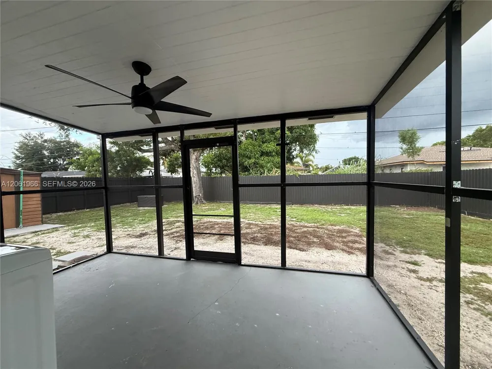 2520 NW 155th St Miami Gardens, FL 33054