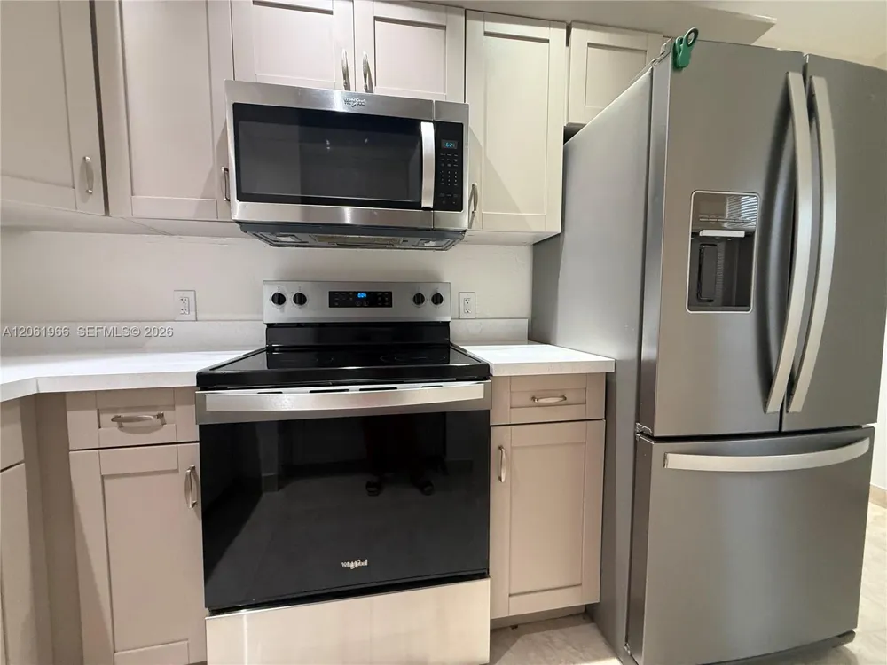2520 NW 155th St Miami Gardens, FL 33054