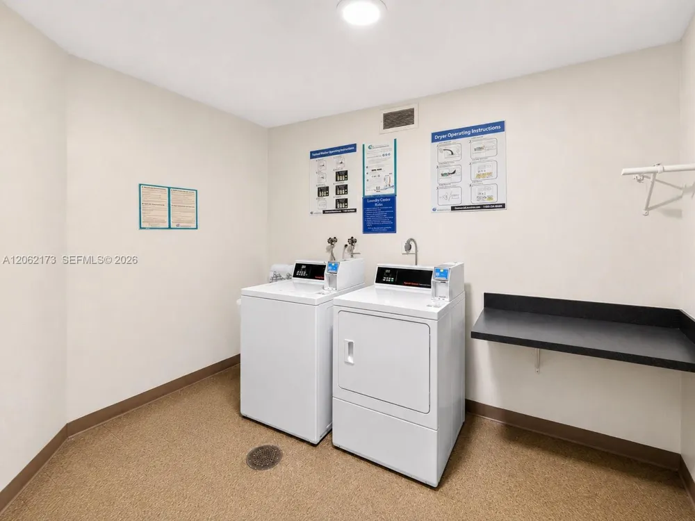 2750 NE 183rd St #304 Aventura, FL 33160