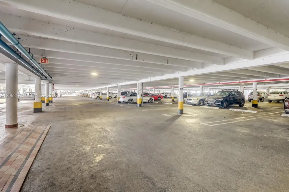 2750 NE 183rd St #304 Aventura, FL 33160