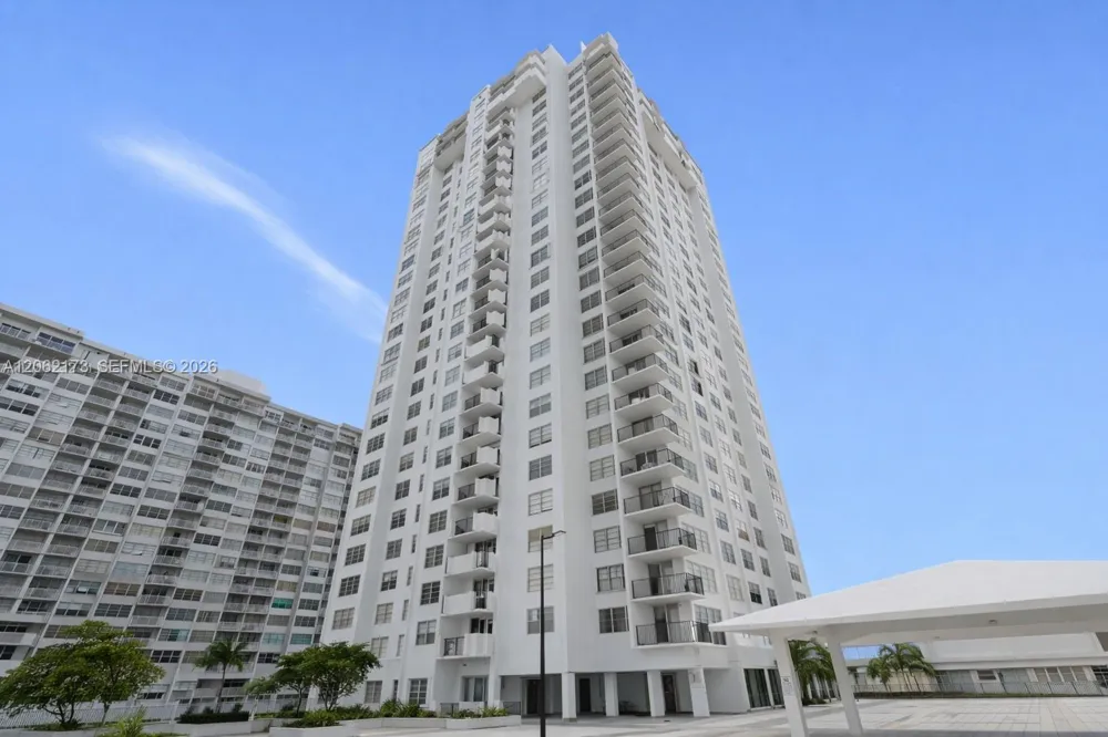 2750 NE 183rd St #304 Aventura, FL 33160