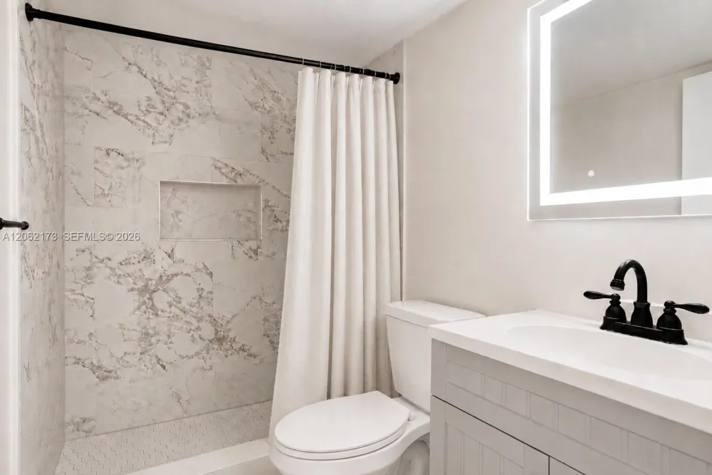 2750 NE 183rd St #304 Aventura, FL 33160